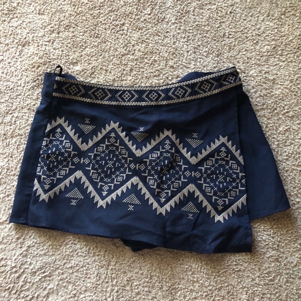 Adorable navy blue skirt/shorts